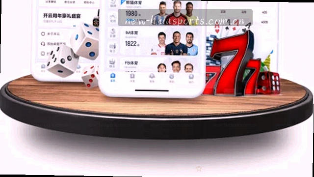 左起第一个：电话咨询客服热线