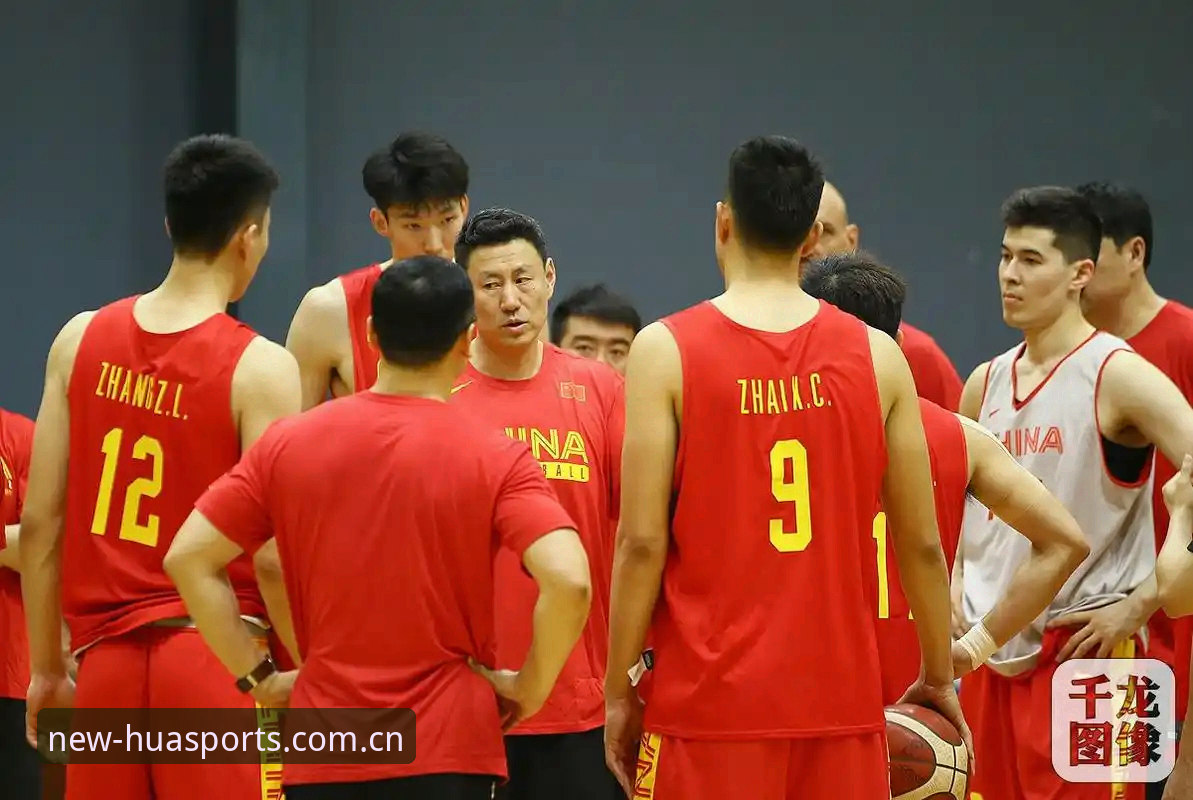 北京男篮换帅李楠最新动态，球迷在华体育平台关注夏训备战新变局